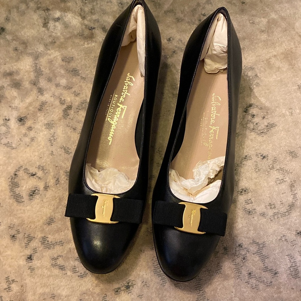 Black Varina Flats/ Loafers sz 10.5